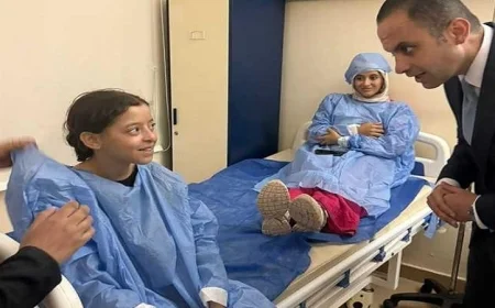 نائب وزير الصحة يطمئن على صحة المصابين في حادث قطار مطروح