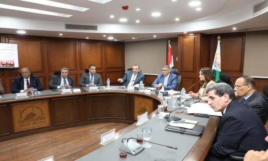 محافظ الجيزة يقود اجتماع اللجنة التوجيهية لتطوير منطقة الكيت كات