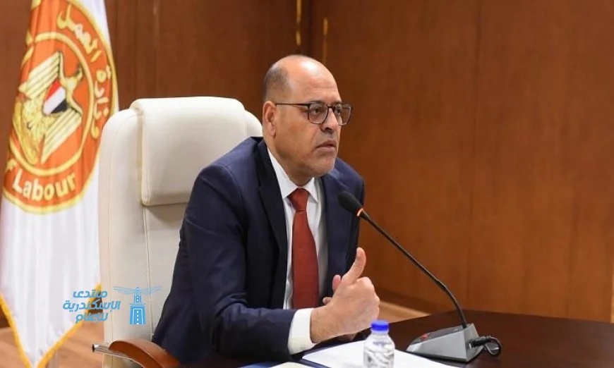 وزير العمل يوفر 93 فرصة عمل جديدة في البوسنة والإمارات والأردن