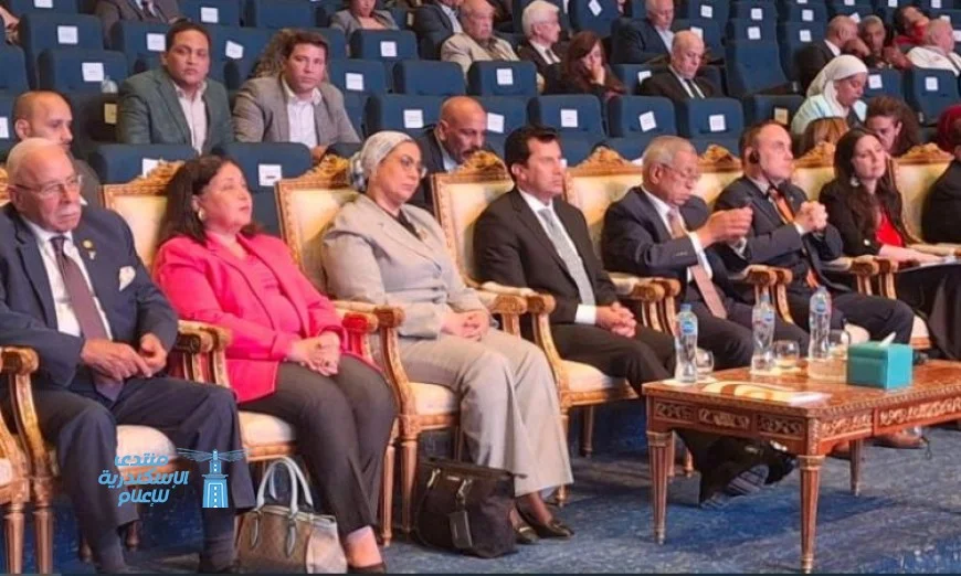 رئيسة المجلس القومي للمرأة تضيء حفل الوطنية للشباب والرياضة للفترة من 2025 إلى 2032