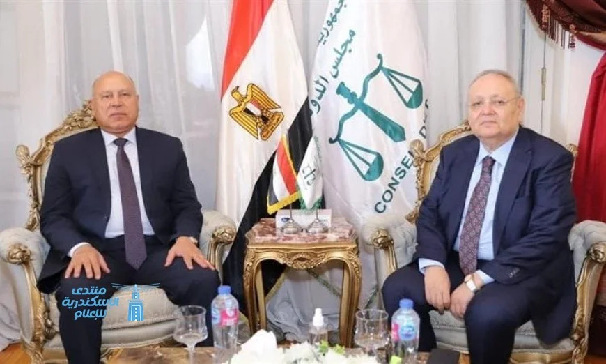 رئيس مجلس الدولة يثني على جهود وزارتي النقل والصناعة خلال استقباله لكامل الوزير