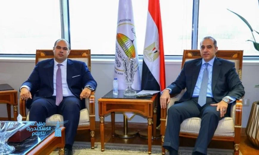 لقاء وزير الشئون النيابية مع وزير المالية ورئيس جهاز حماية المنافسة يعزز التعاون الاقتصادي