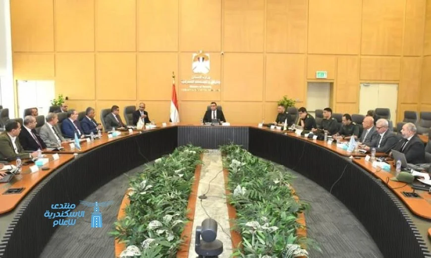 سبل التعاون بين وزير الإسكان والهيئة الهندسية للقوات المسلحة محور اجتماع هام