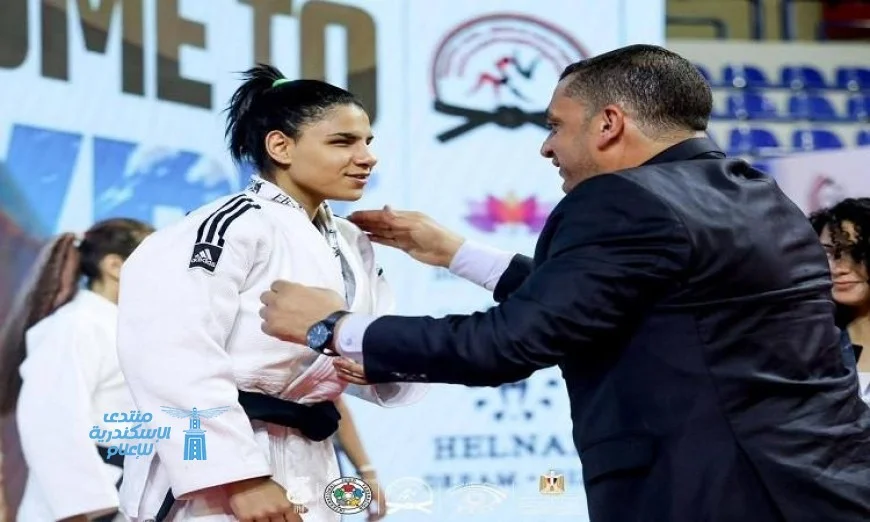 وزير الرياضة يهنئ البطلة أمنية السيد بعد تتويجها بفضية الجائزة الكبرى