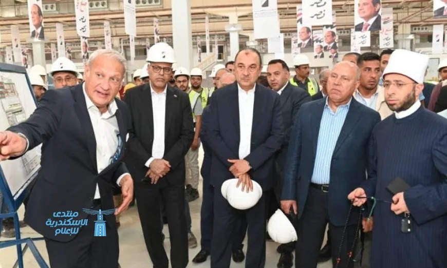 الوزير وشيمي يقومان بزيارة تفقدية لمصانع النصر للسيارات في حلوان
