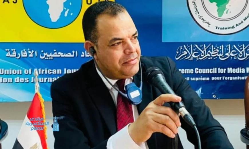 أيمن عدلي يؤكد أن الأخلاقيات والمهنية هما مفتاح بناء الثقة مع الجمهور في الإعلام