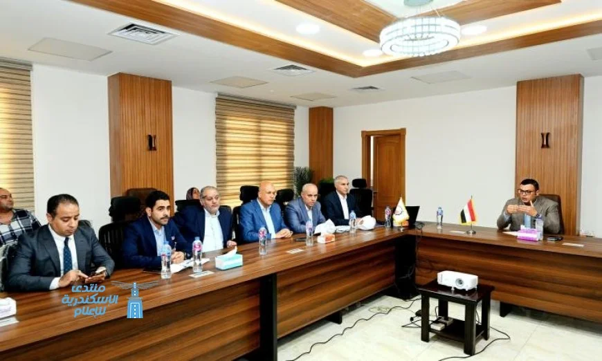 وزير الإسكان يراجع أحدث تطورات تقنين الأراضي في العبور الجديدة والشروق