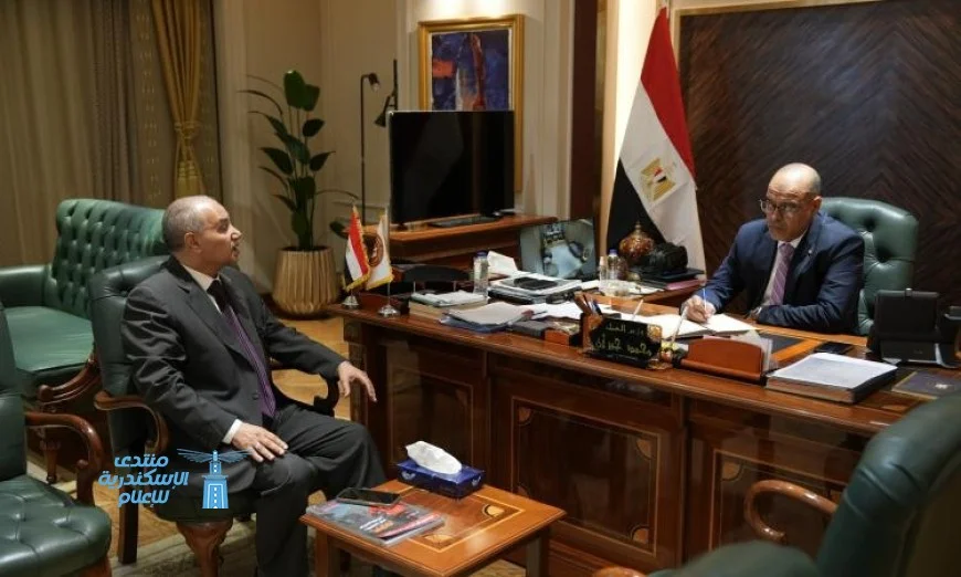 وزير العمل يبحث مع رئيس الجالية المصرية بالقصيم عن فرص عمل جديدة