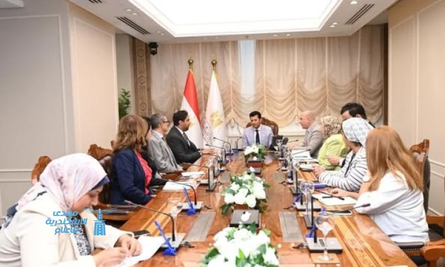 وزير الشباب يبحث تعزيز التعاون مع المدير الإقليمي لهيئة إنقاذ الطفولة في لقاء مثمر