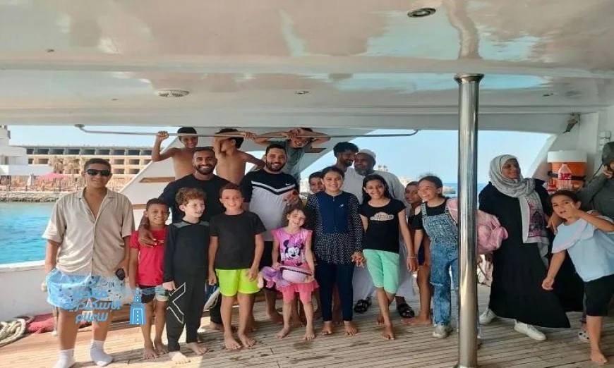 رحلة بحرية للطلاب المتميزين بتنظيم مسجد الميناء الكبير بالغردقة