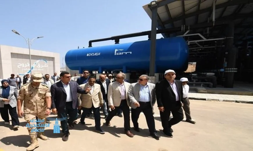 جولة وزير الإسكان ومحافظ مطروح في محطة تحلية مياه البحر الرميلة 4