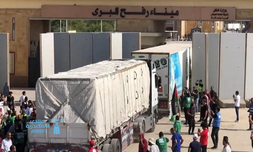 بدء دخول المساعدات الإنسانية للفلسطينيين في قطاع غزة من جديد