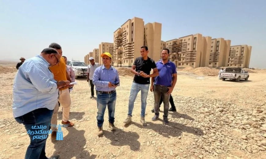 وزير الإسكان يستعرض تقدم المشاريع السكنية والخدمية في قنا الجديدة