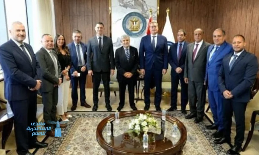 وزير البترول يعزز التعاون مع سفير تشيلي في القاهرة