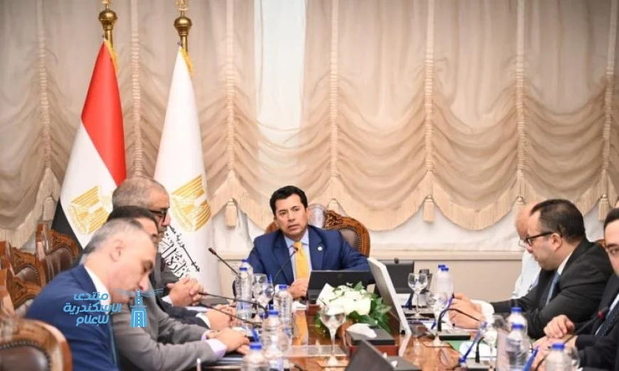 وزير الرياضة صبحي يناقش آليات جديدة لقانون الرياضة مع مديري المديريات