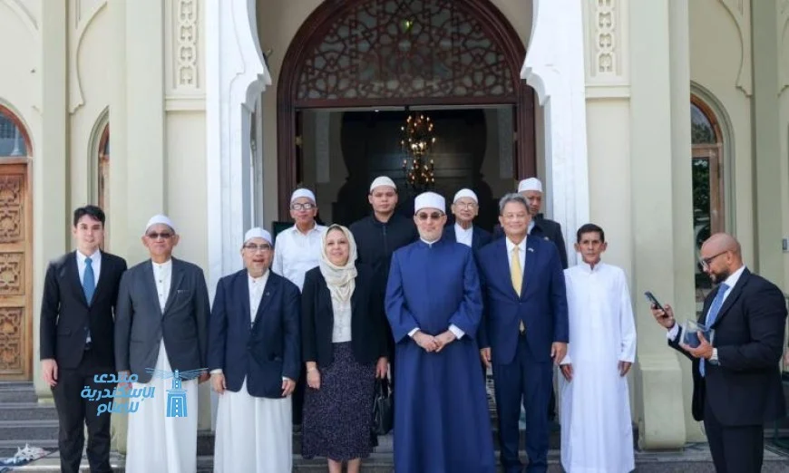 مفتي الجمهورية يجتمع بعلماء تايلاند في أعرق مسجد سني بالمملكة