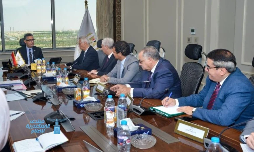 وزير التموين يتفقد تقدم مشروع المستودع الاستراتيجي في السويس