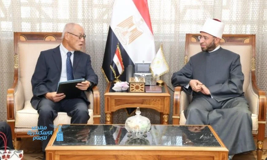 وزير الأوقاف يلتقي سفير اليابان بالقاهرة لبحث تعزيز التعاون المشترك مع الصور