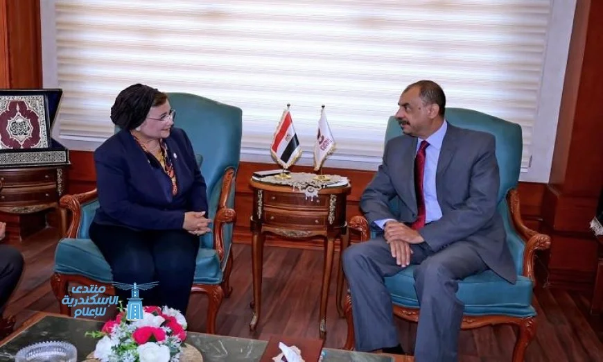 محافظ سوهاج يرحب بنائب وزير الصحة والسكان في زيارة هامة