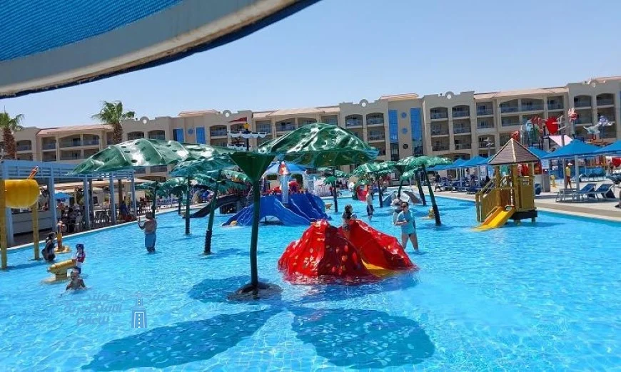 الإقبال السياحي يتزايد في مهرجان الفواكه بالغردقة الساحرة