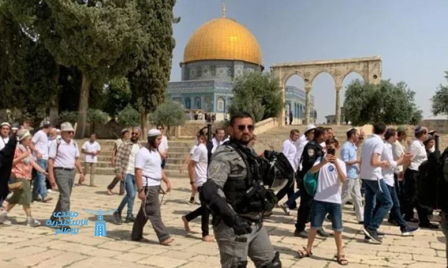 مستوطنون إسرائيليون يقتحمون المسجد الأقصى في القدس المحتلة بالعشرات