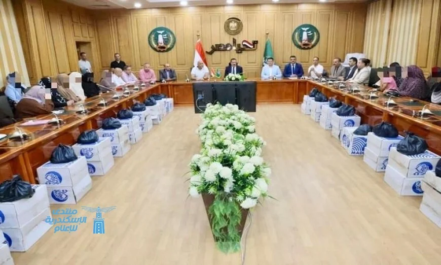 محافظ المنوفية يقدم مساعدات مالية وعينية لأكثر من 50 حالة إنسانية لتعزيز الرعاية والدعم