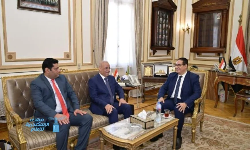 رئيس جامعة القاهرة يستعرض مبادرات دعم الطلاب العراقيين في الجامعة