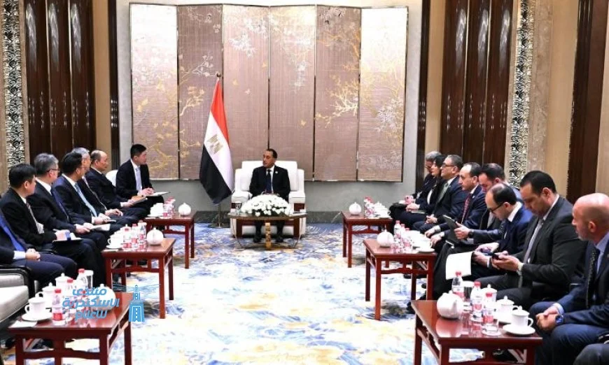رئيس الوزراء يجتمع مع رئيس CNCEC الصينية لتعزيز التعاون في صناعة البتروكيماويات