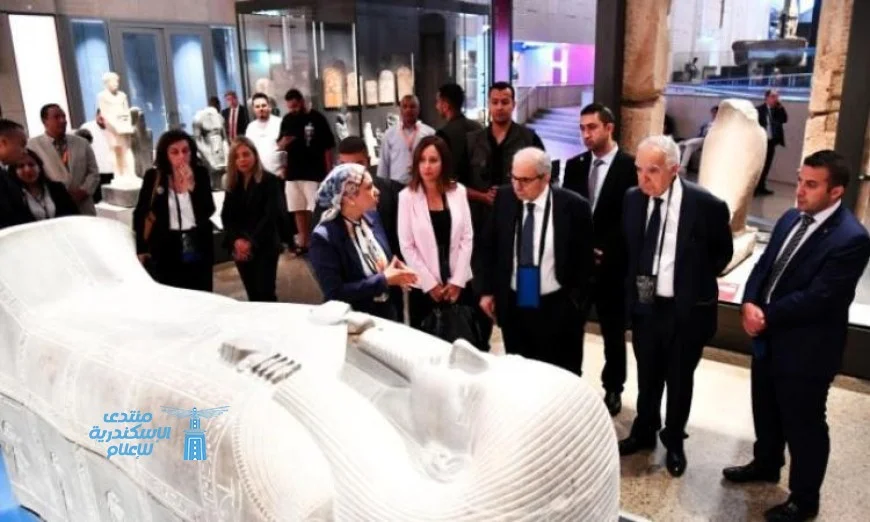 بالصور رئيس مجلس الوزراء اللبناني والوفد المرافق يستكشفون المتحف المصري الكبير