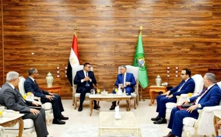 اجتماع هام بين وزير الإسكان ومحافظ الإسماعيلية لبحث ملفات العمل المشتركة