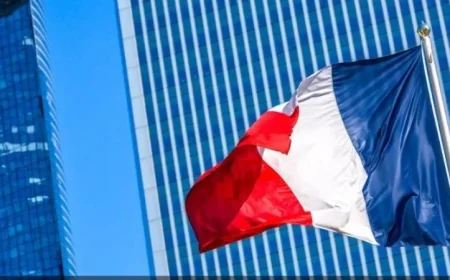 باريس تدعو للإفراج العاجل عن المعتقلين الأمميين في اليمن