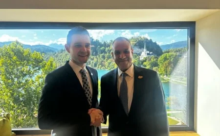 تأكيد عمق العلاقات الثنائية بين وزير الخارجية ونظيره المقدوني