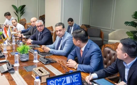 رئيس اقتصادية قناة السويس يبحث فرص التعاون مع وفد أعمال مدينة نانجينج الصينية