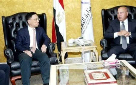 وزير النقل يناقش تنفيذ مراحل القطار الكهربائي جزش مع شركة أفيك إنترناشيونال