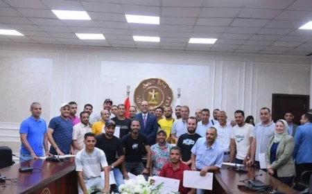 وزير العمل يوزع فرص عمل جديدة للشباب في الإمارات والبوسنة والهرسك