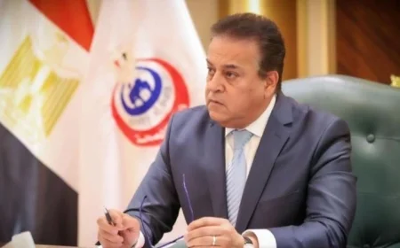 عبدالغفار يعلن: إغلاق فوري وتحقيق فوري عند طلب رسوم للعلاج الطارئ