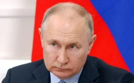 لقاء تاريخي يجمع بوتين ورئيس وزراء باكستان في بكين