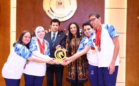 تكريم الأبطال المصريين الفائزين في سباق الفروسية بالإمارات بقيادة مرسي وصبحي