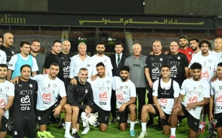 وزير الرياضة يتابع تدريبات المنتخب الوطني استعداداً لمواجهة إثيوبيا