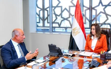 اجتماع منال عوض لتنسيق وتحليل مستجدات مشاركة مصر في قمة المناخ