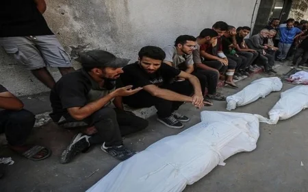 قصف إسرائيلي في غزة يودي بحياة 5 فلسطينيين ويستهدف المنزل والخيام للنازحين