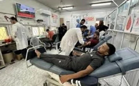 غزة تواجه خطر توقف خدمات المختبرات ونقل الدم للمصابين