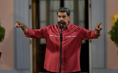 مادورو يؤكد: تجنب الخلافات مع الولايات المتحدة لحماية السلام العسكري