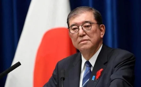استقالة رئيس الوزراء الياباني من منصبه تثير ضجة واسعة