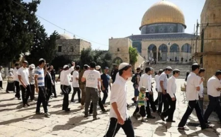 اقتحام عشرات المستوطنين لباحات الأقصى واعتقال 11 فلسطينياً من الضفة الغربية