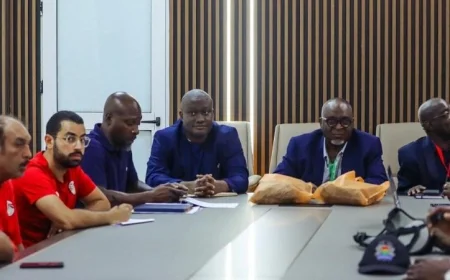 منتخب مصر يرتدي زيه التقليدي في مواجهة بوركينا فاسو ضمن تصفيات كأس العالم