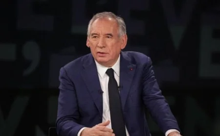 البرلمان الفرنسي يقرر حجب الثقة عن حكومة فرانسوا بايرو