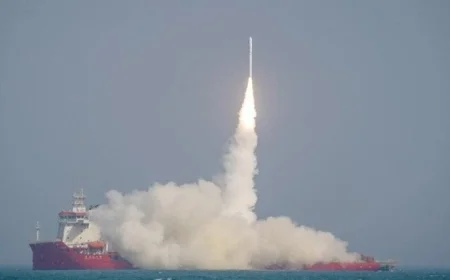 إطلاق مذهل: الصين تبدأ حقبة جديدة في الفضاء بإطلاق أقمار صناعية من البحر