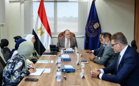 رئيس هيئة الدواء يبحث تعزيز التعاون والاستثمار مع شركة بيوجينيرك الدوائية