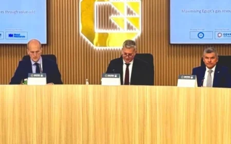 وزير البترول يعلن تهيئة الحكومة لبيئة مستقرة وجاذبة للاستثمار في قطاع الطاقة